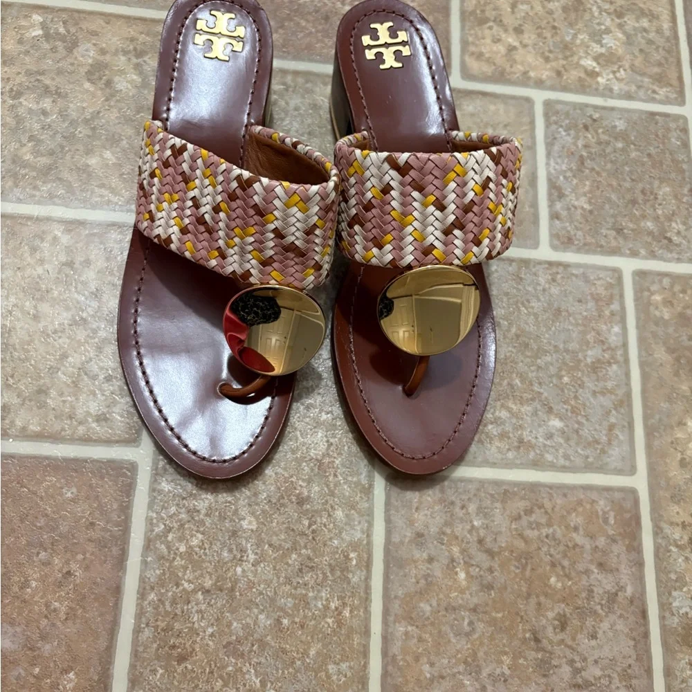 NWOB Tory Burch PATOS DISK MID-HEEL SANDAL Woven Neutral Pink Gold Size 7.5